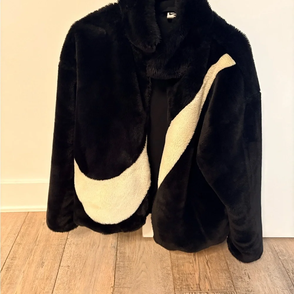 Nike Black and Cream Teddy Jacket - Picture 1 of 4